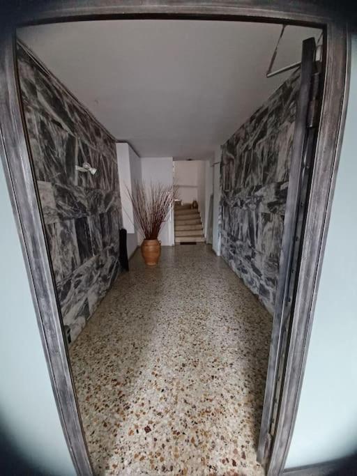 Apollo Apartment Athens/Airport Spáta Екстериор снимка